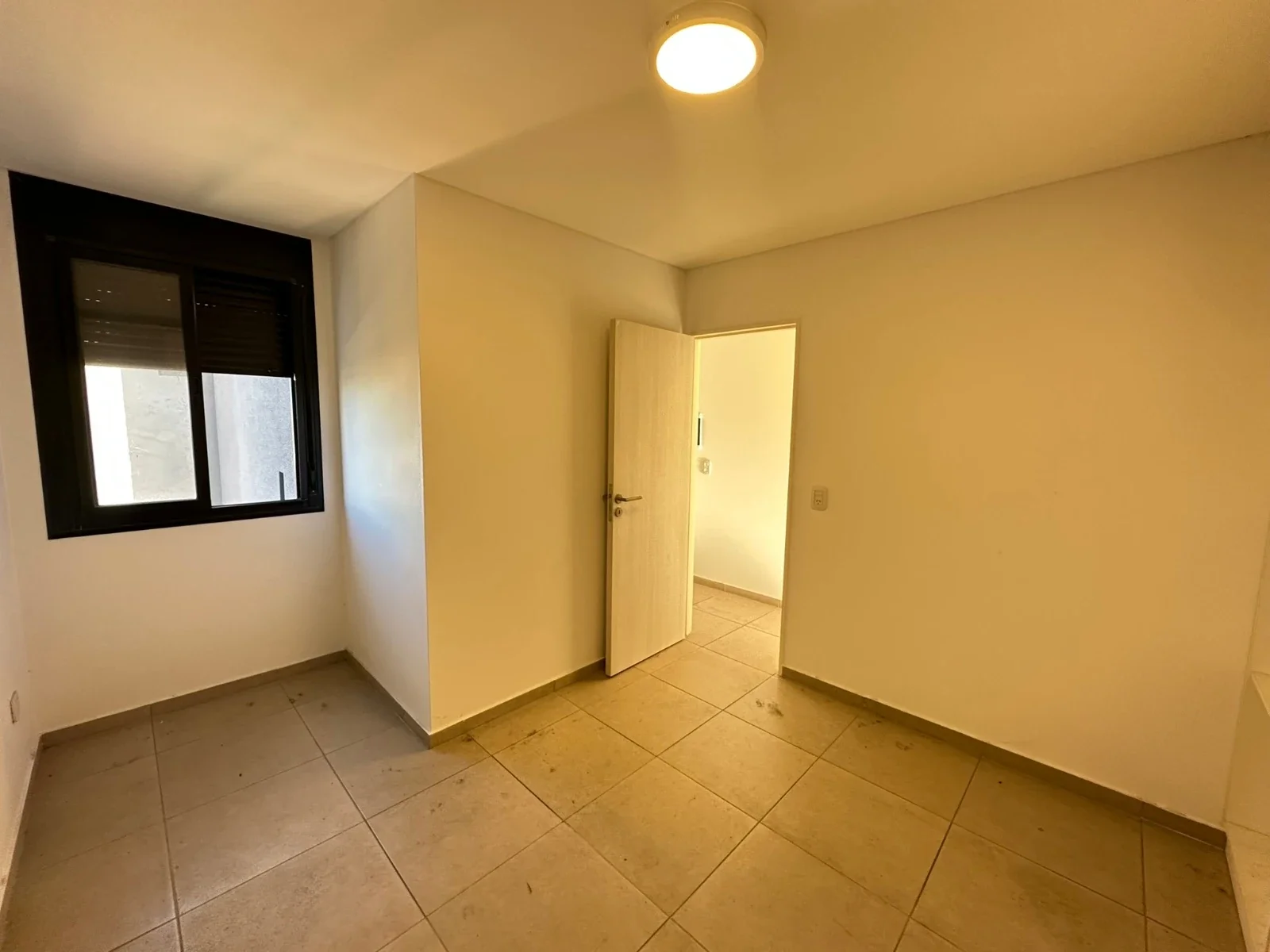 1 dormitorio en alquiler con terraza exclusiva - Imagen 3