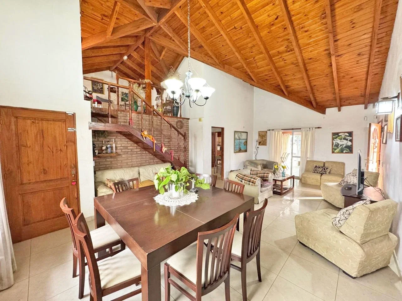 Casa de 3 dormitorios en venta c/ cochera en Funes - Imagen 3