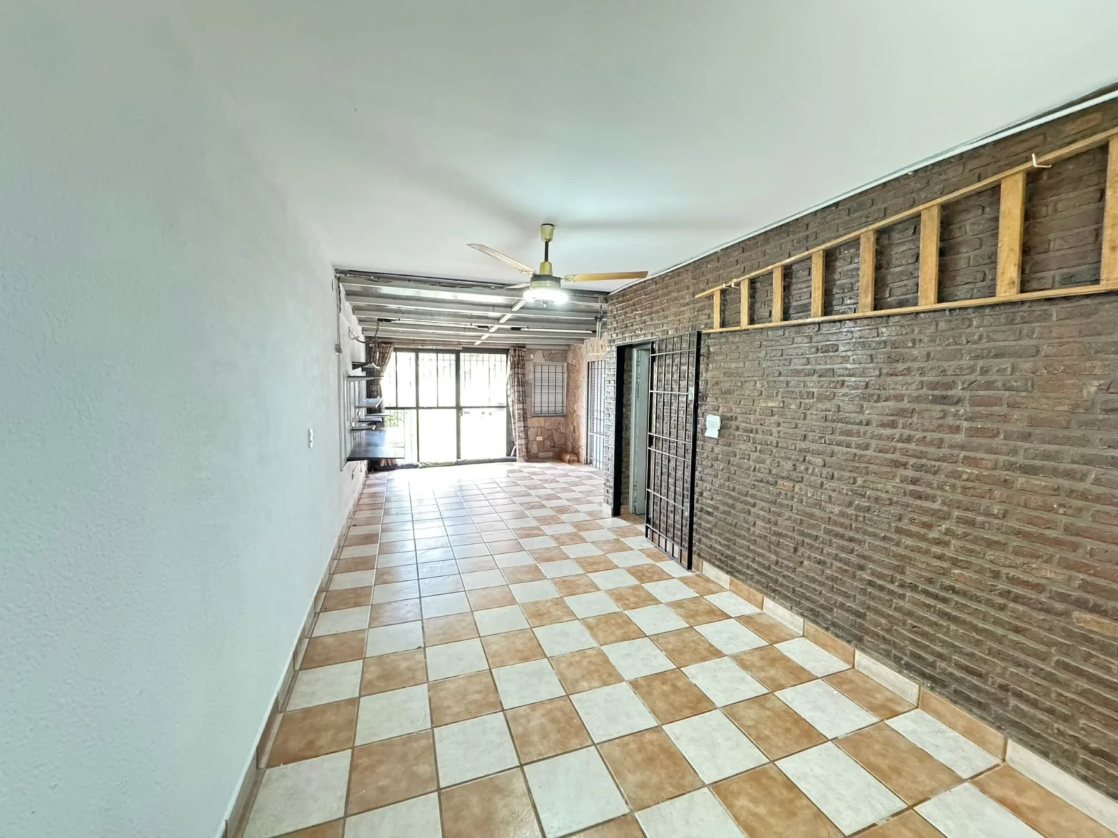 Casa de 4 dormitorios en venta c/ cochera en Alberdi - Imagen 4