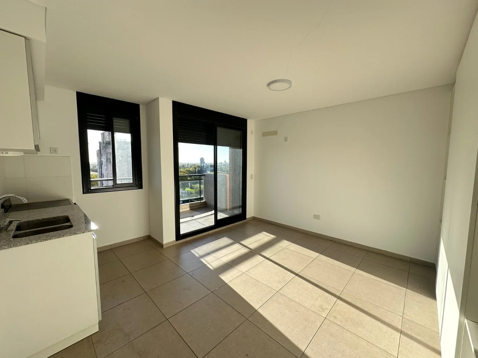 1 dormitorio en alquiler con terraza exclusiva - Imagen 2