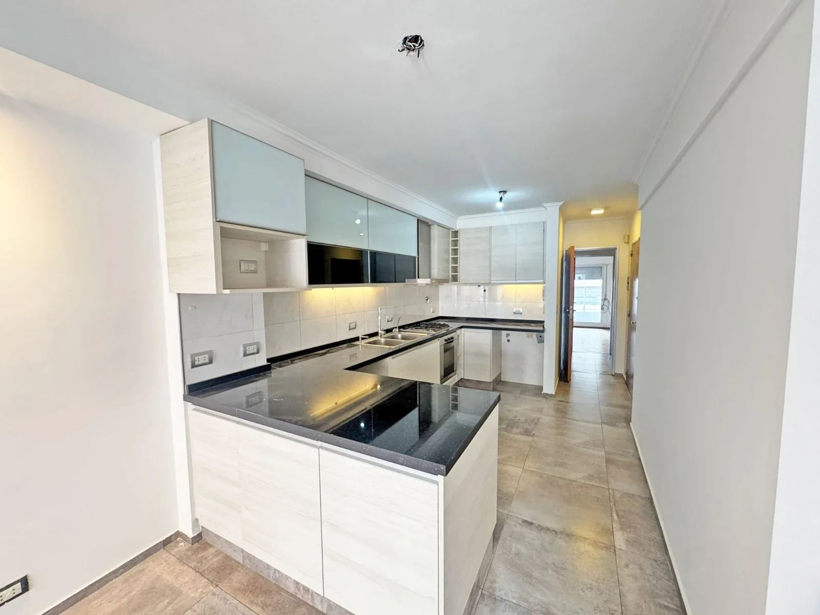 Piso excluisivo en venta c/ cochera en Rosario - Imagen 2