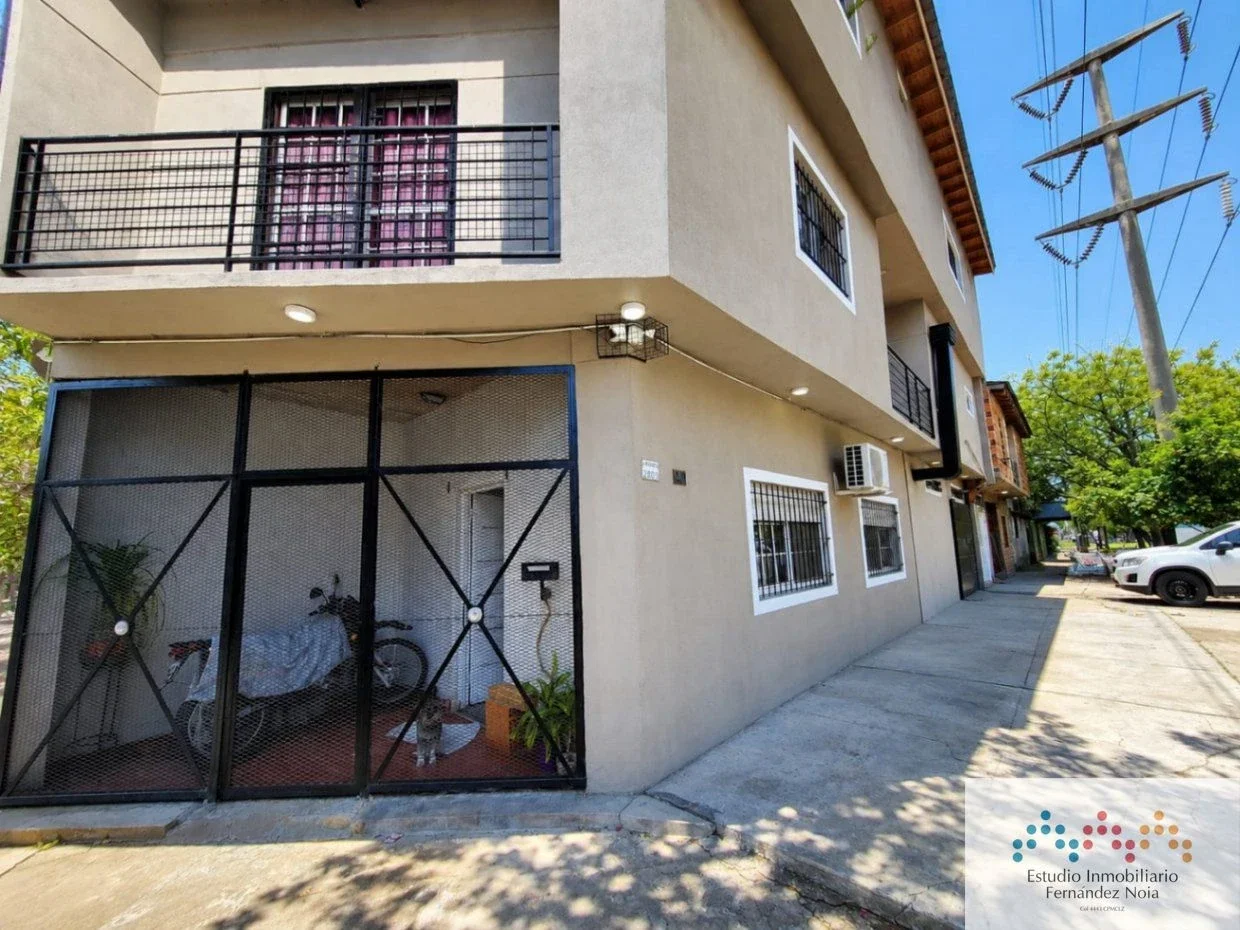 Casa en venta c/ cochera en Berazategui - Imagen 1