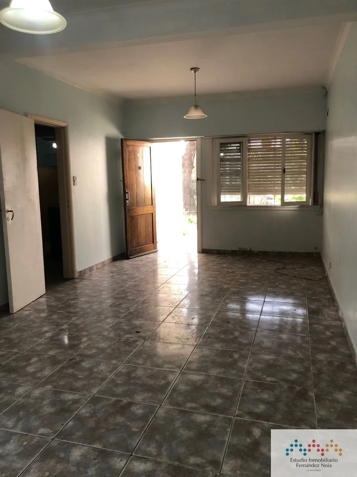 Casa en alquiler c/ cochera en Banfield - Imagen 2