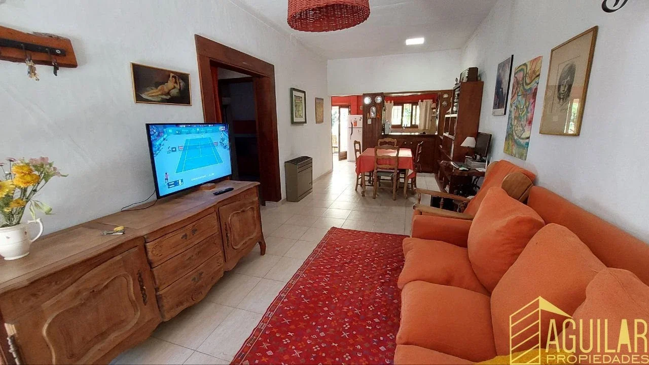 Casa en alquiler temporario de 2 dormitorios c/ cochera en Zona Centro, únicamente familias - Imagen 2