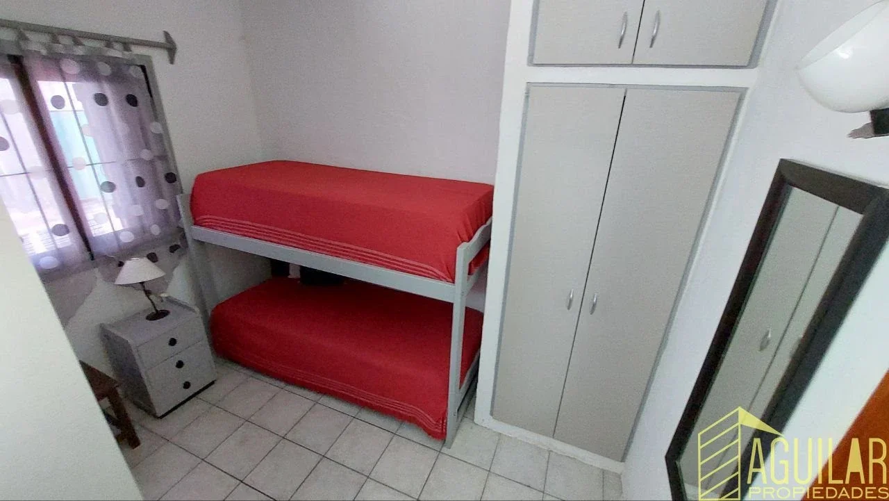 Casa en alquiler temporario de 2 dormitorios c/ cochera en Zona Centro, únicamente familias - Imagen 4