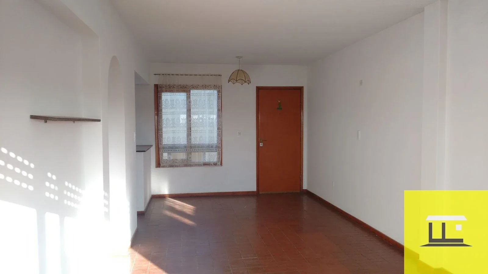Departamento en alquiler de 1 dormitorio en Balcarce - Imagen 1