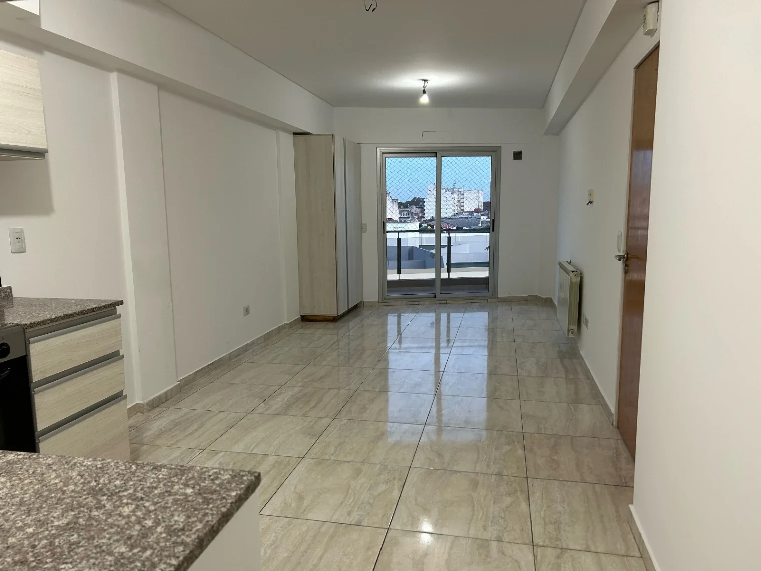 Departamento en alquiler de 1 dormitorio c/ cochera en Parque Patricios - Imagen 2