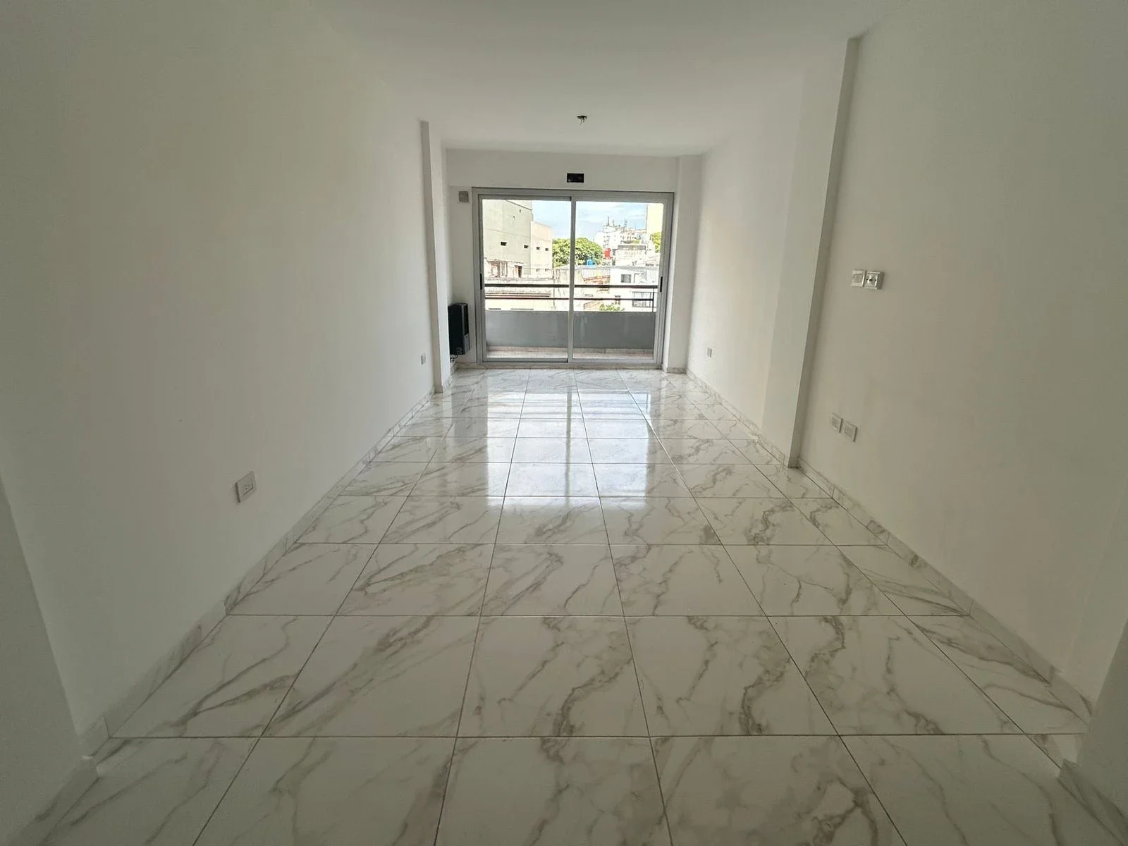 Departamento en alquiler c/ cochera en Parque Patricios - Imagen 1