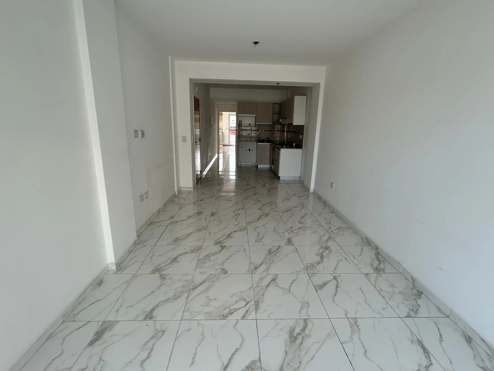 Departamento en alquiler c/ cochera en Parque Patricios - Imagen 2