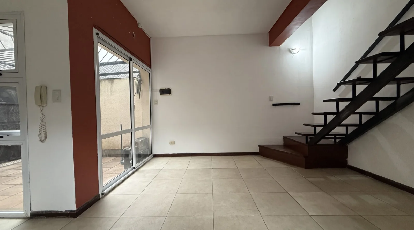 Departamento 2 Amb en Duplex  Moderno Patio Cocina y Baño completos SIN EXPENSAS - Imagen 3