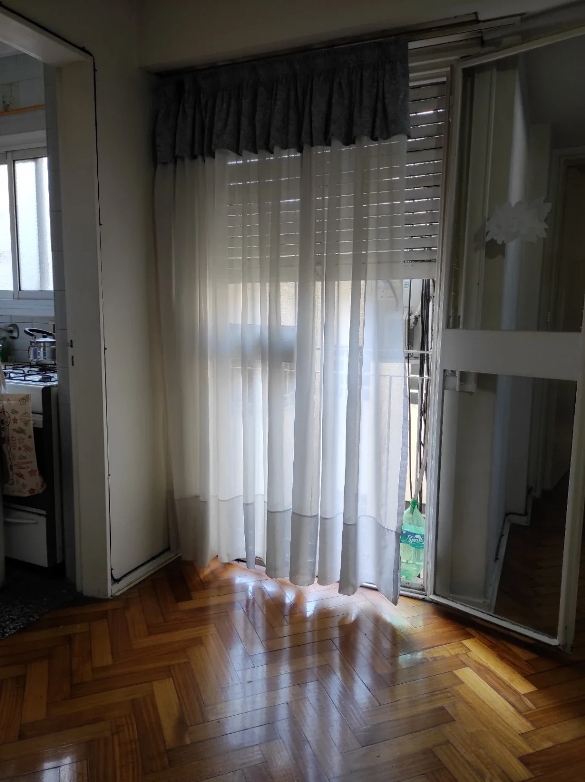 Departamento de 2 Ambientes Amplios Lateral Luminoso 42 m2 Sobre Av. Rivadavia - Imagen 2