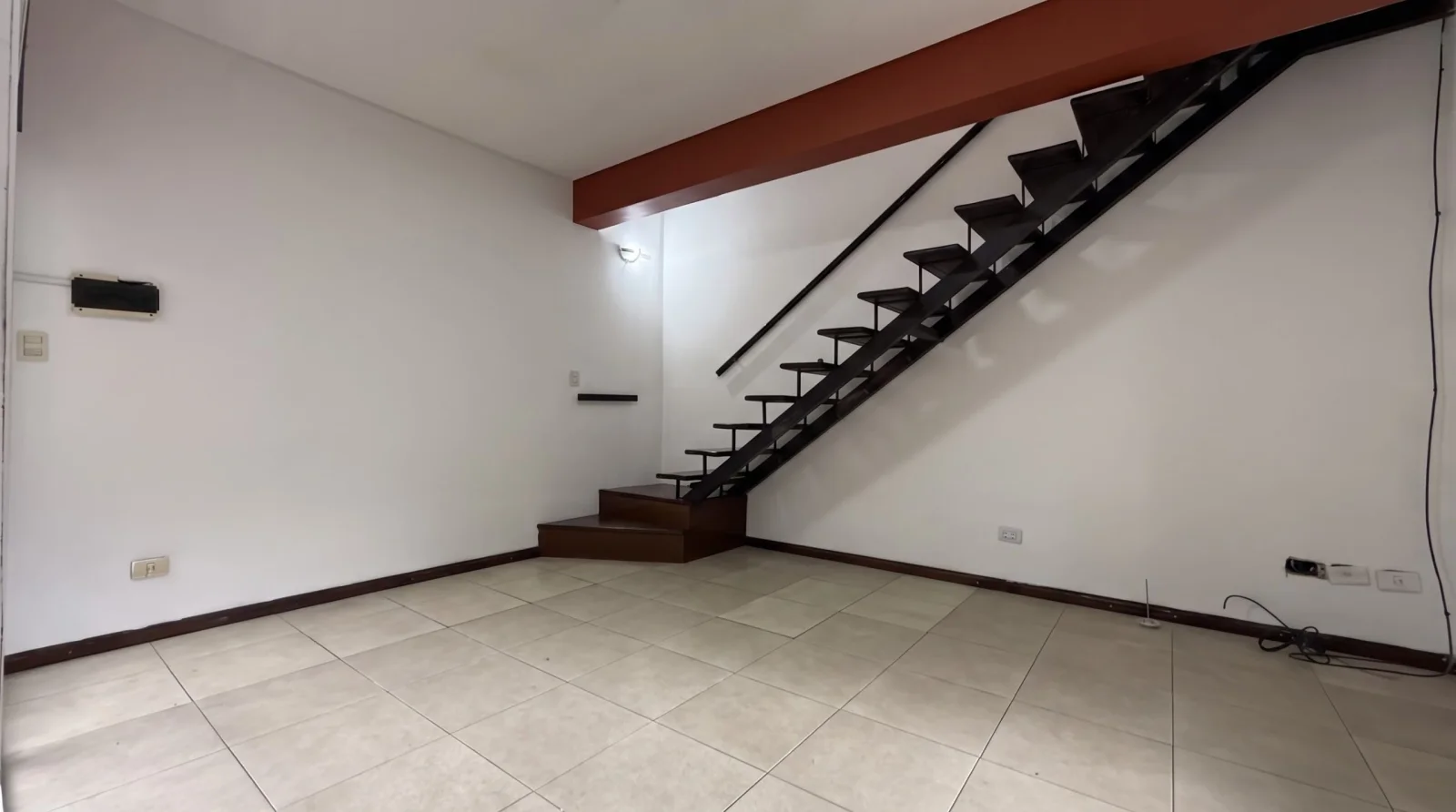Departamento 2 Amb en Duplex  Moderno Patio Cocina y Baño completos SIN EXPENSAS - Imagen 5