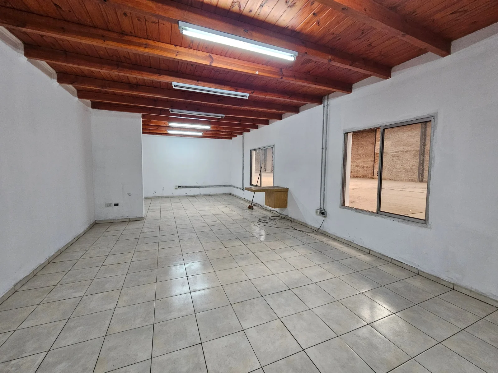 GALPÓN LOGISTICO DE 1.500 M2 EN ALQUILER - Imagen 3