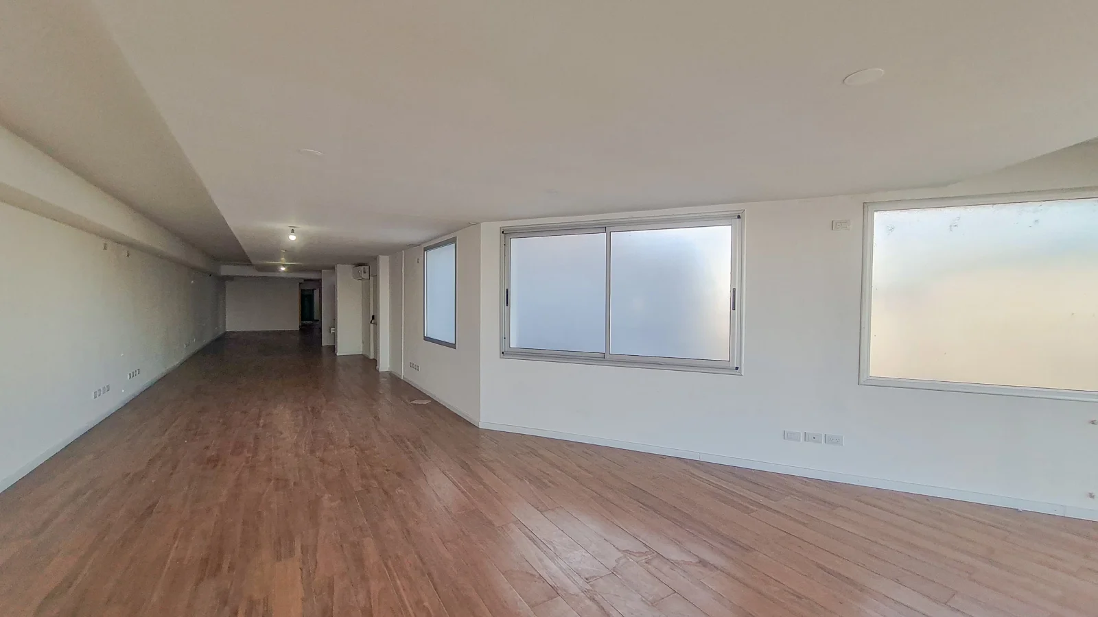 ALQUILER OFICINA CON VISTA AL RIO DE 170m2 EN PUERTO NORTE - Imagen 3