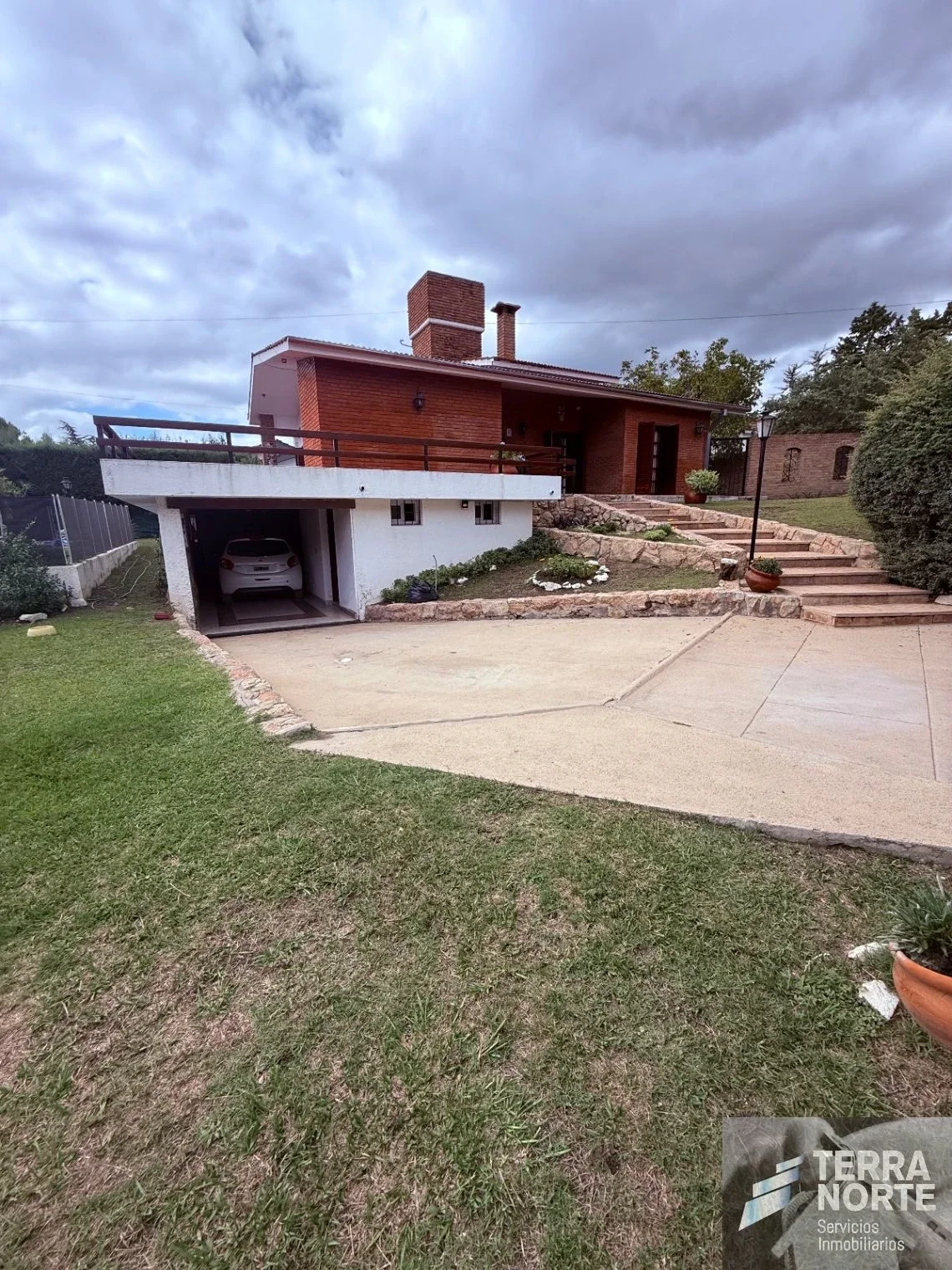 Casa en alquiler c/ cochera en San Antonio de Arredondo - Imagen 1