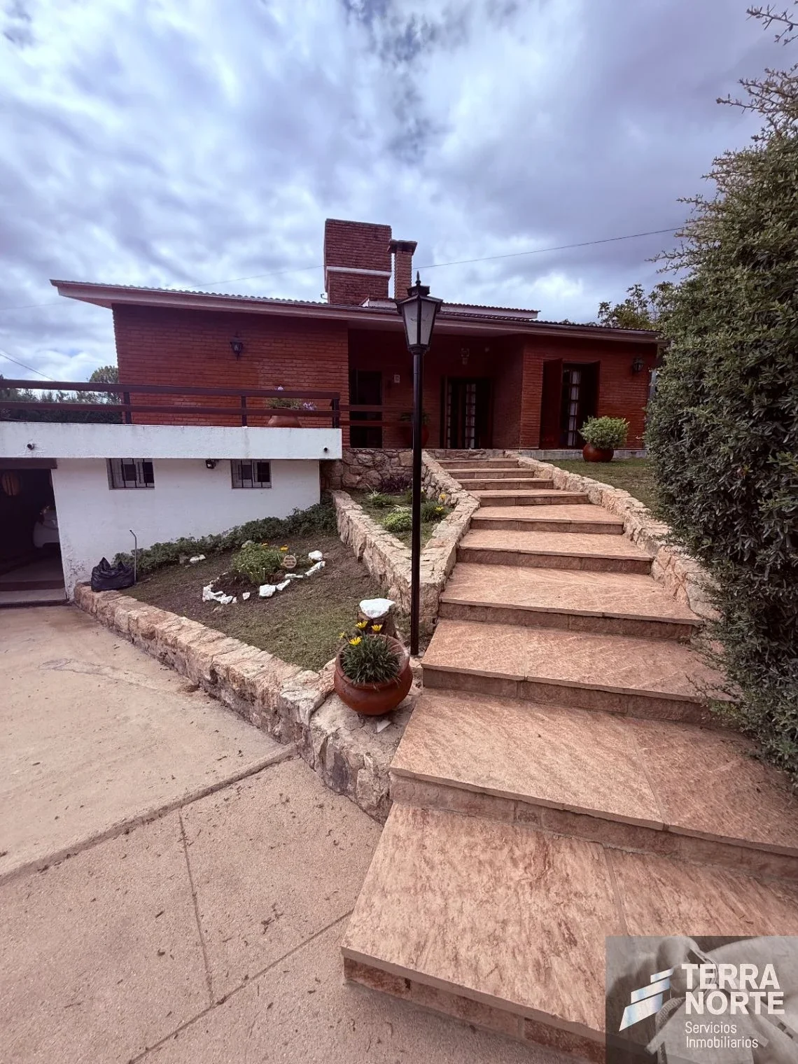 Casa en alquiler c/ cochera en San Antonio de Arredondo - Imagen 2