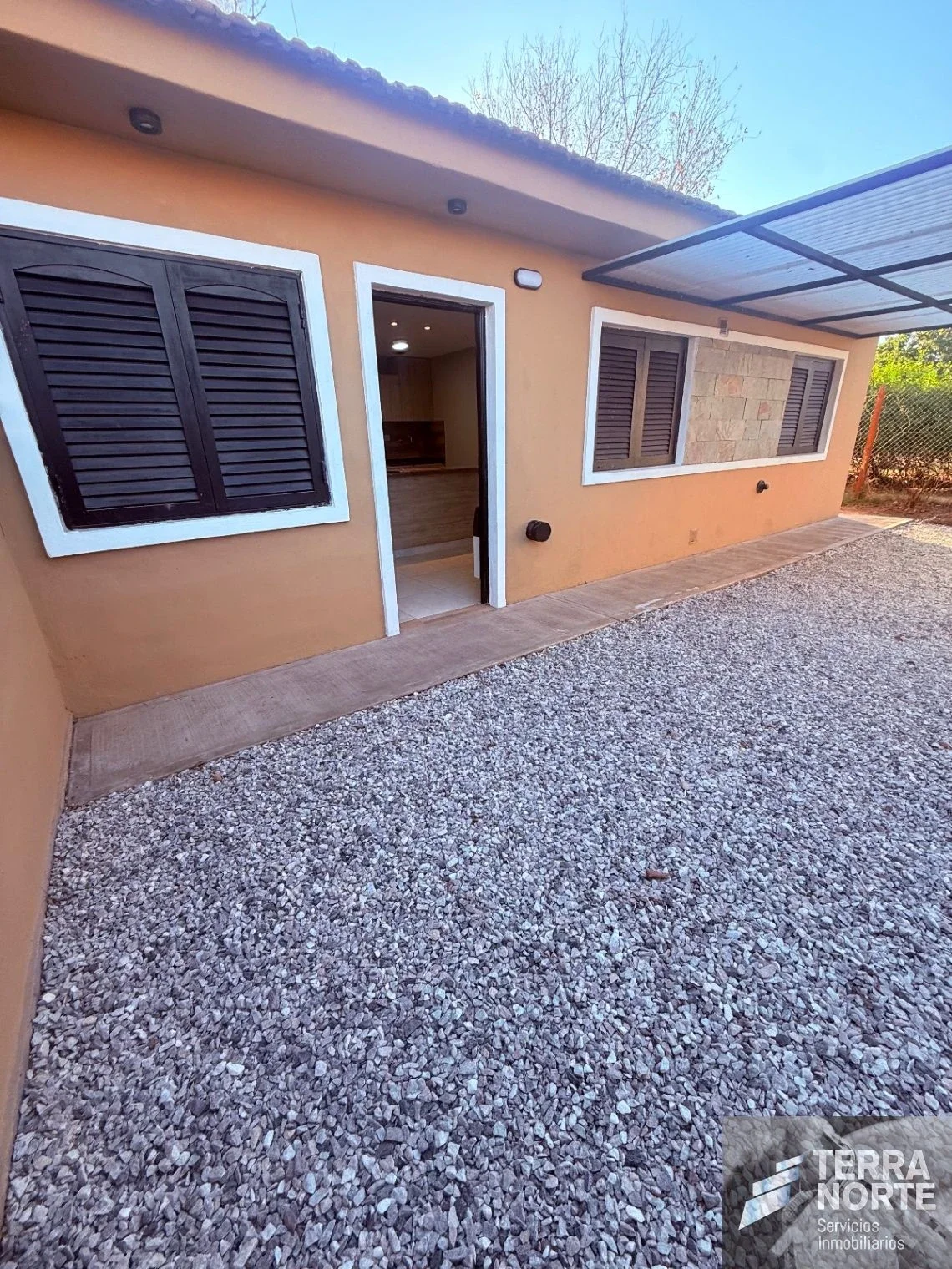 Casa en venta c/ cochera . Barrio Lasalle - Imagen 2