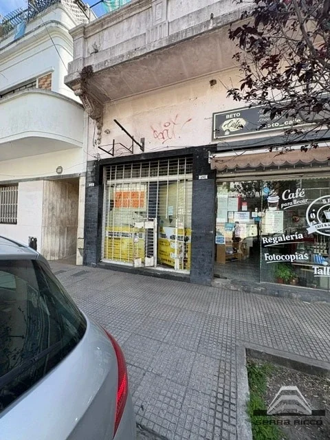 Local comercial en alquiler ubicado en Villa Luro - Imagen 1