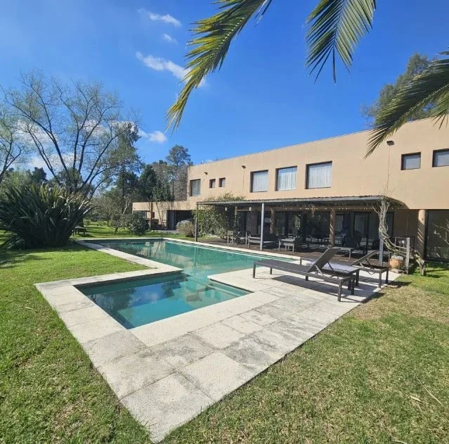 Casa en venta c/ cochera en Cube - Imagen 1
