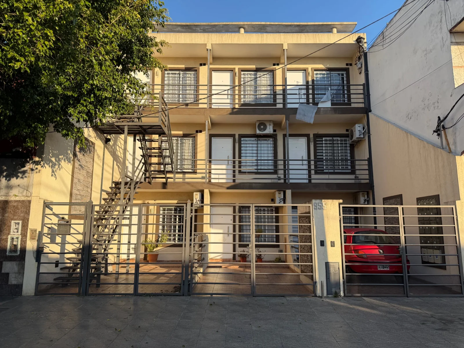 DEPARTAMENTO 2 1/2 AMB CON BALCON - 1° PISO AL FRENTE - APTO CREDITO BANCARIO - Imagen 1