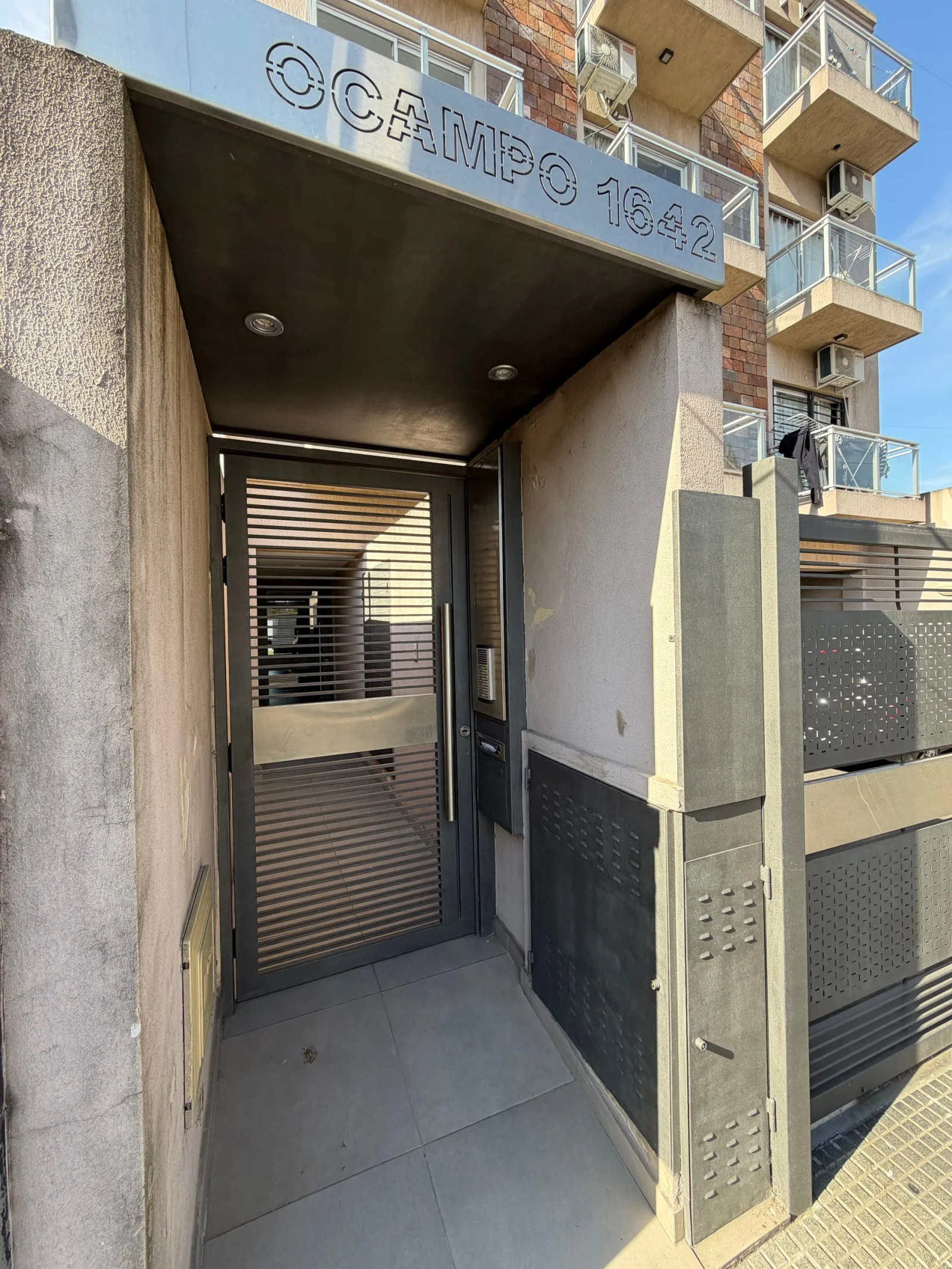 DEPARTAMENTO 2 AMB - AL CONTRAFRENTE - CON BALCON - Imagen 2