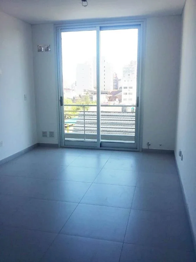DEPARTAMENTO 2 AMB CON BALCON - AL FRENTE - COCHERAS OPCIONALES - Imagen 4