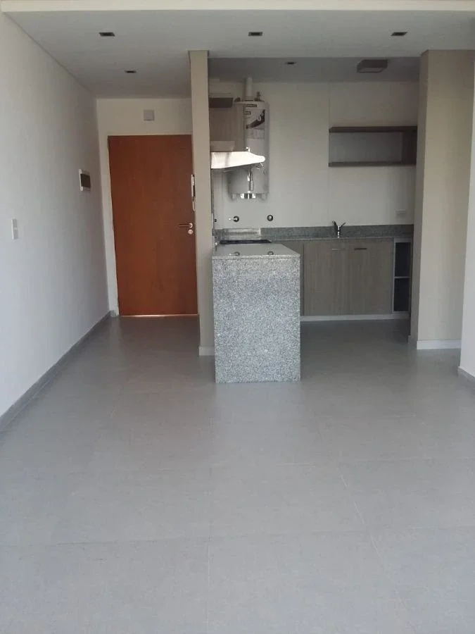 DEPARTAMENTO 2 AMB CON BALCON - AL FRENTE - COCHERAS OPCIONALES - Imagen 3