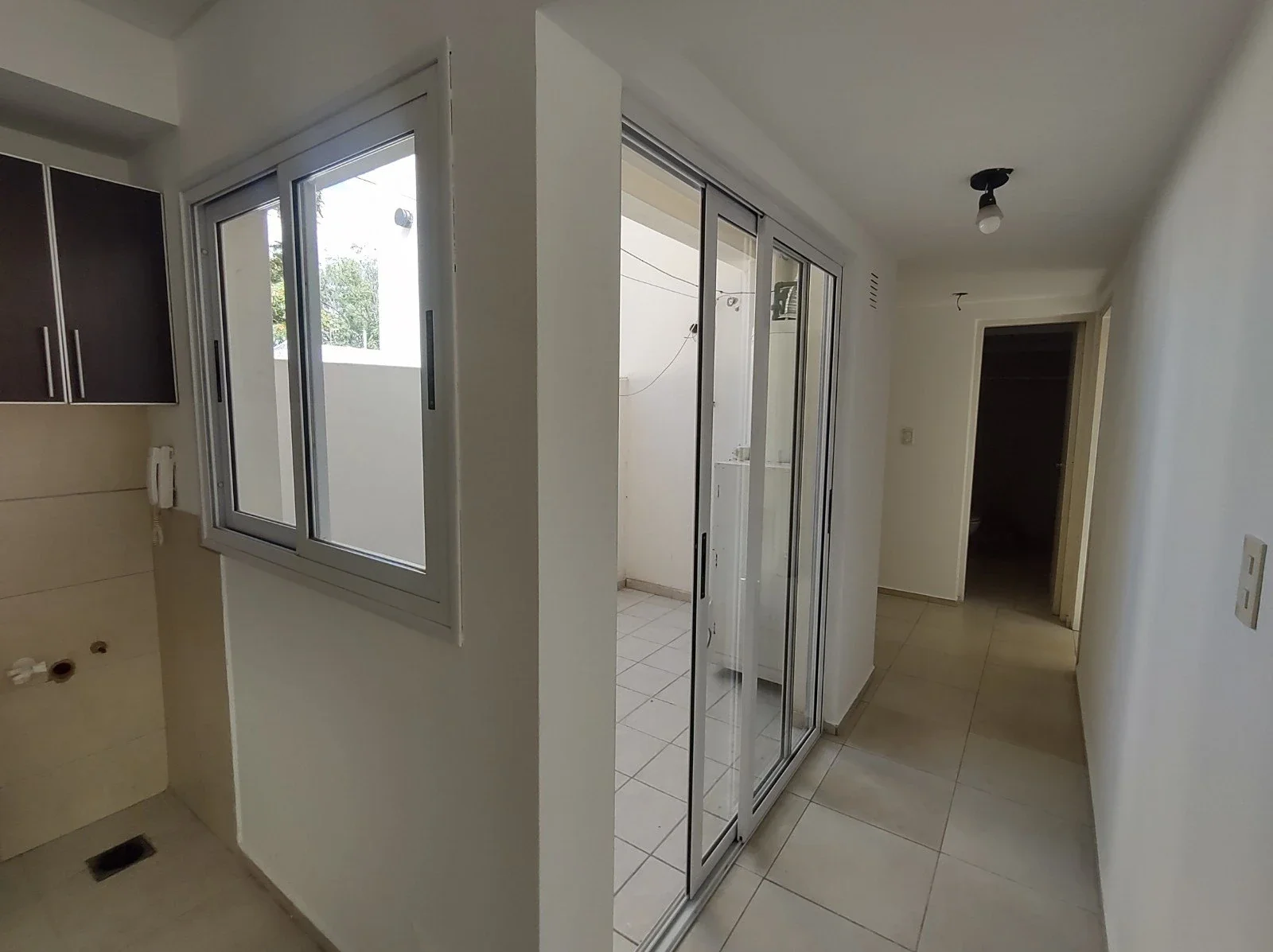 Departamento en alquiler c/ cochera en Godoy Cruz - Imagen 4