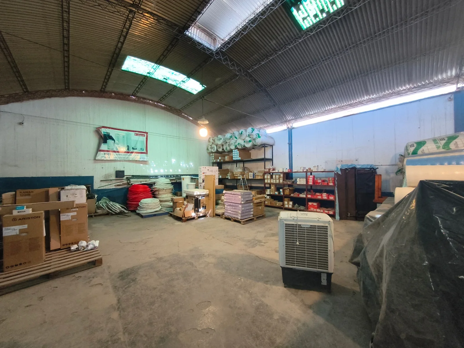 Galpón con Local Comercial y Oficinas, en alquiler, Dorrego, Guaymallén - Imagen 2