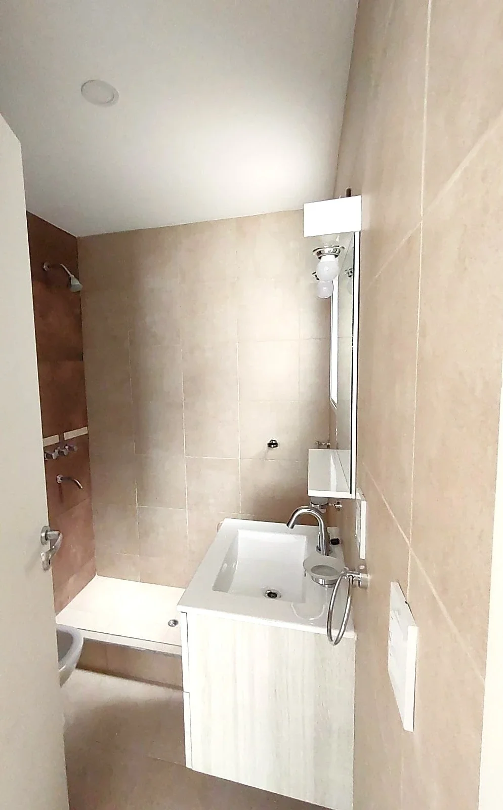 Departamento en alquiler c/ cochera en Godoy Cruz - Imagen 5