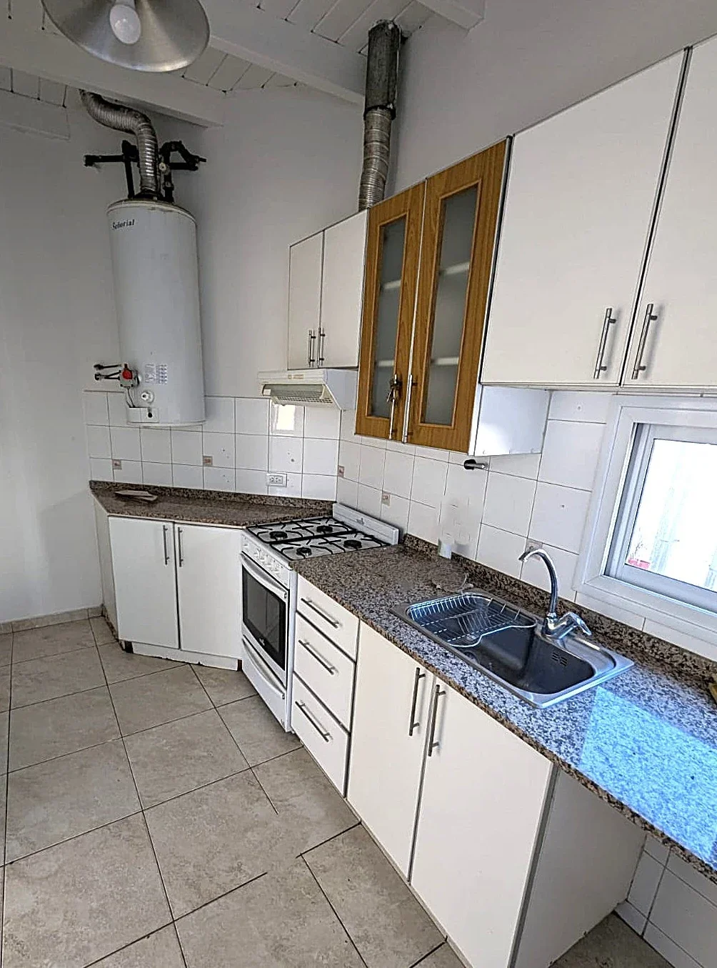 Departamento de dos dormitorios, en alquiler en Godoy Cruz - Imagen 1