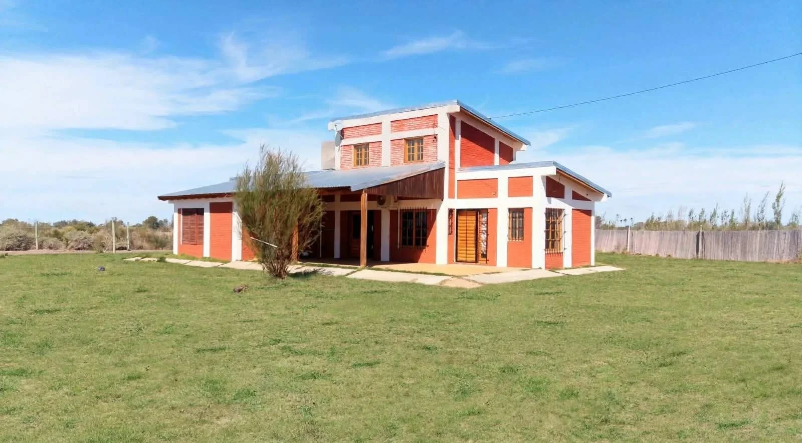 Casa en venta c/ cochera en Las Paredes - Imagen 2