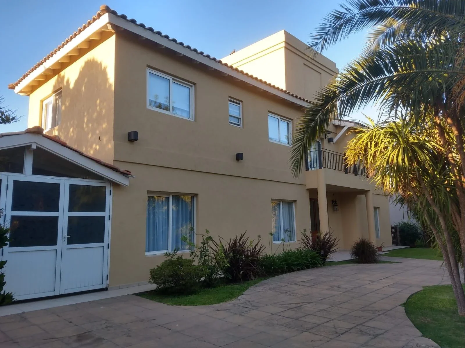 Casa en venta c/ cochera en Francisco Álvarez - Imagen 1