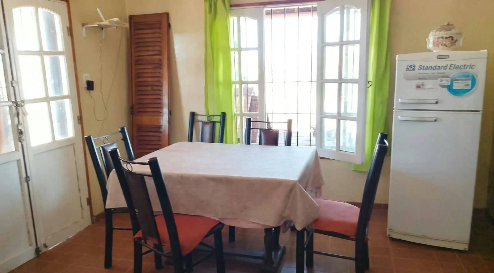 CASA EN VENTA, 1700M2 , 3 habitaciones, cocheras-Todos los servicios- El Cerrito - Imagen 4