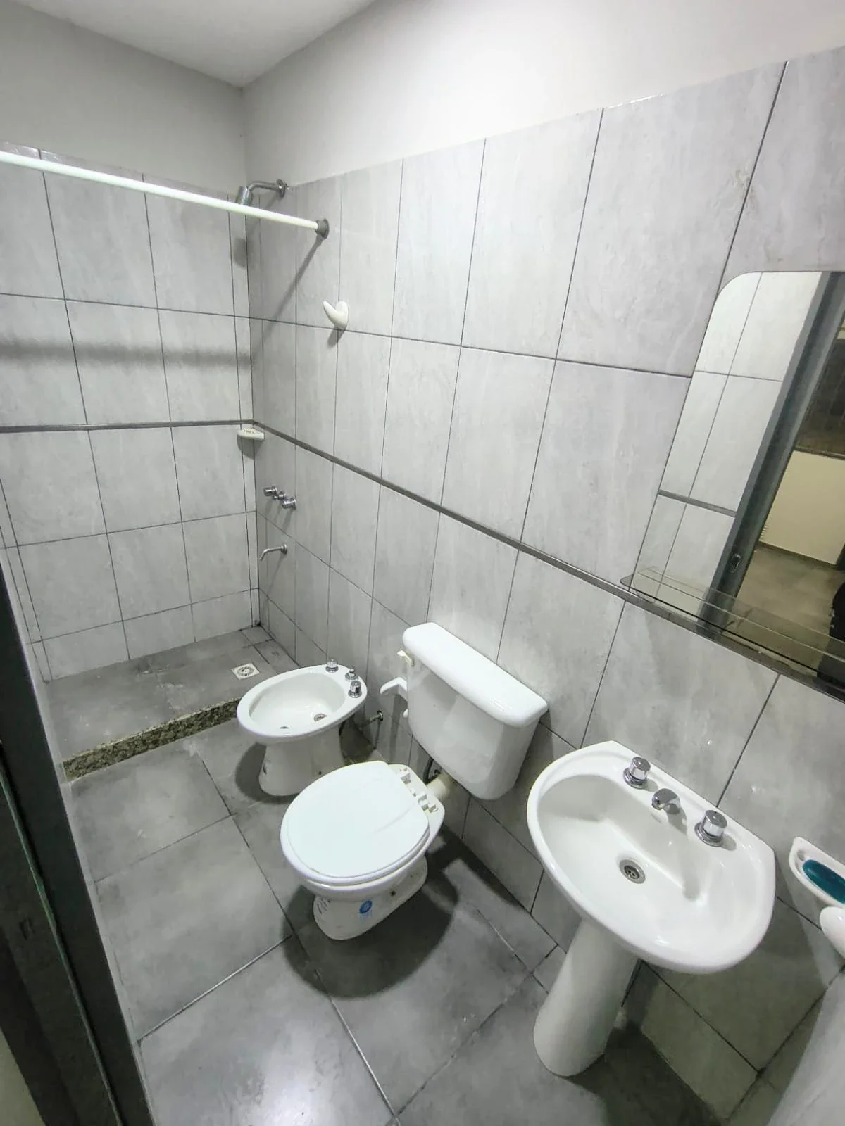 Departamento en VENTA 2 habitaciones sobre Av. Granadero , San Rafael- Mza. - Imagen 3