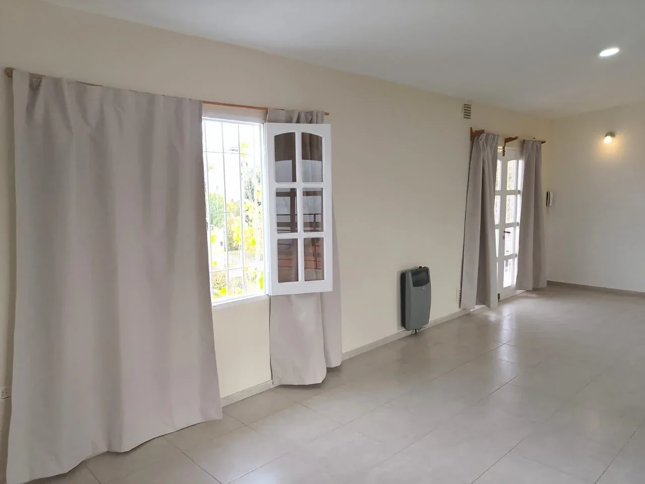 En Venta 2 casa y 1 local comercial ,  cochera y todos los Servicios- San Rafael - Imagen 3