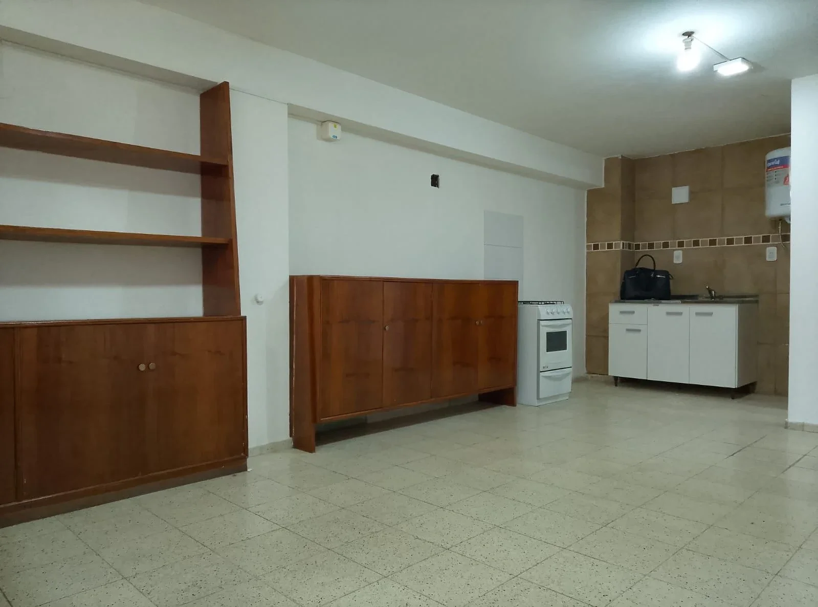 Departamento en alquiler en San Rafael, Edificio Nilo con vista a la Av.Yrigoyen - Imagen 1
