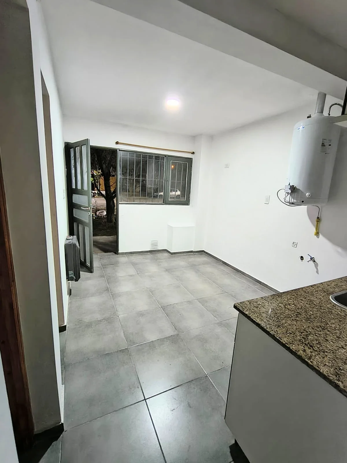 Departamento en VENTA 2 habitaciones sobre Av. Granadero , San Rafael- Mza. - Imagen 4