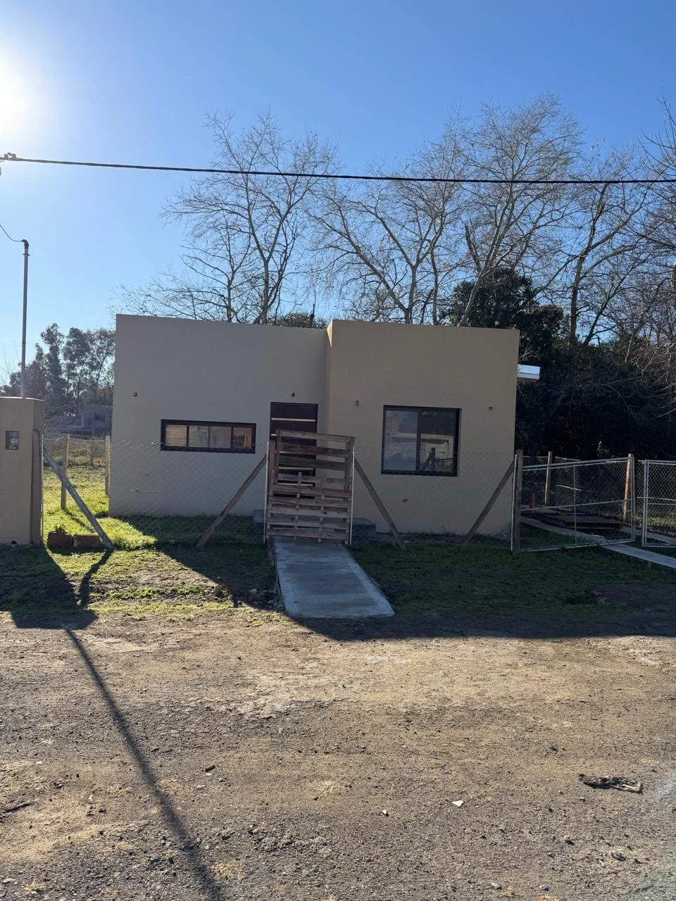 Casa en venta c/ cochera en Loma Verde - Imagen 2