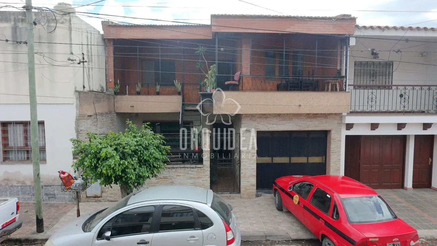 Casa en venta c/ cochera en Centro - Imagen 1