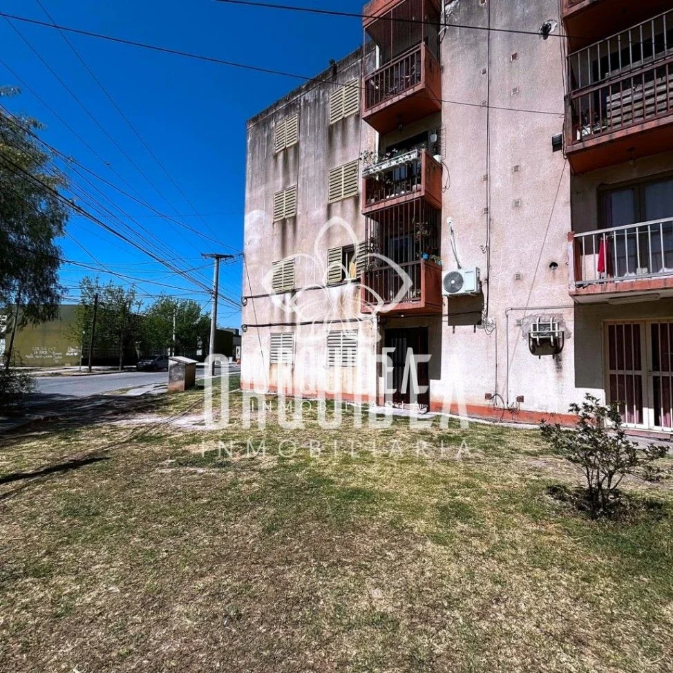 Departamento en alquiler de 3 dormitorios Barrio Don Emilio - Imagen 1
