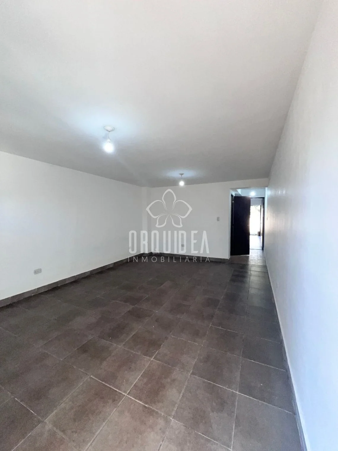 Dúplex en alquiler c/ cochera en Zona Sur - Imagen 1