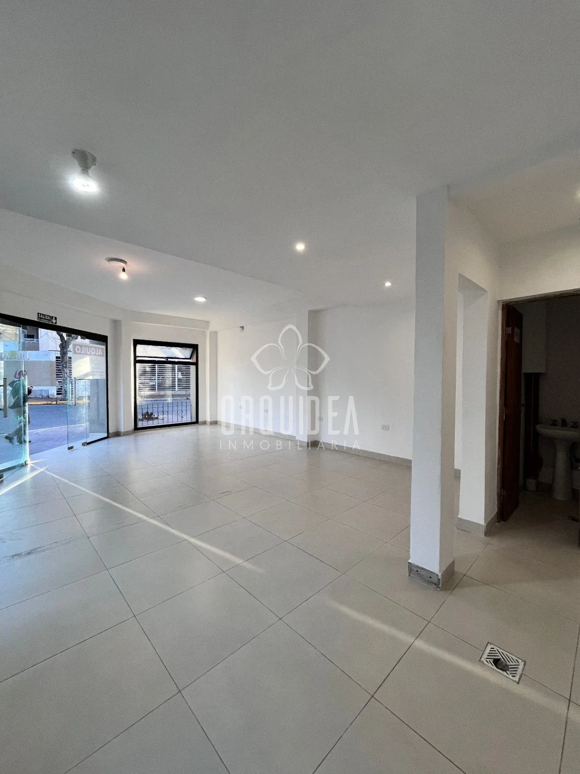Local en alquiler pueyrredon al 1300 - Imagen 4