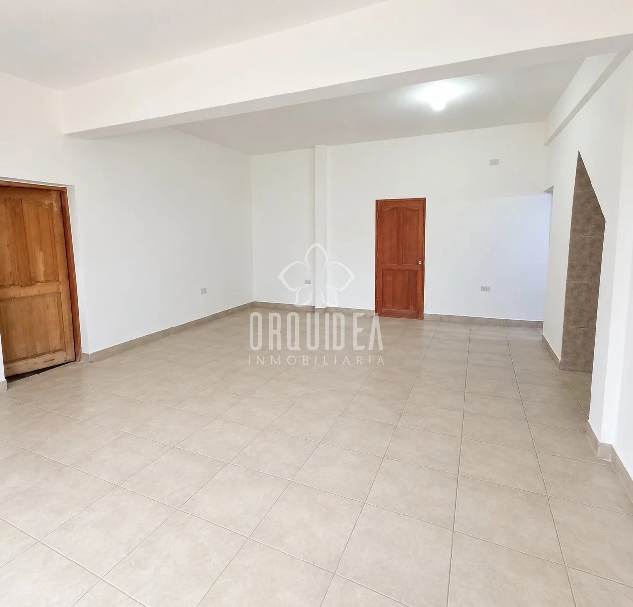 Alquilo Local Comercial en General Güemes - Imagen 2