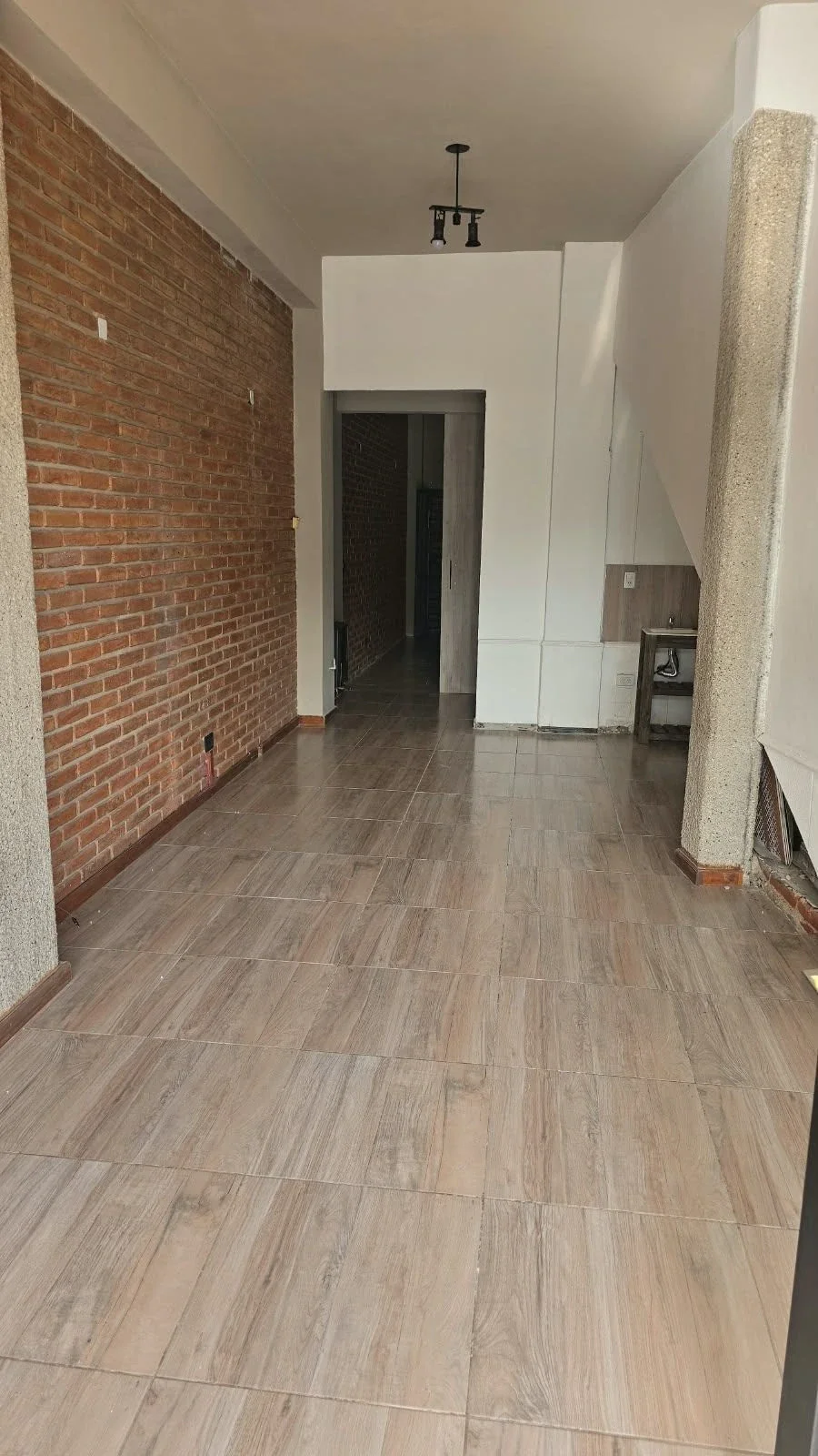 Local comercial sobre Av. Uruguay - Imagen 3