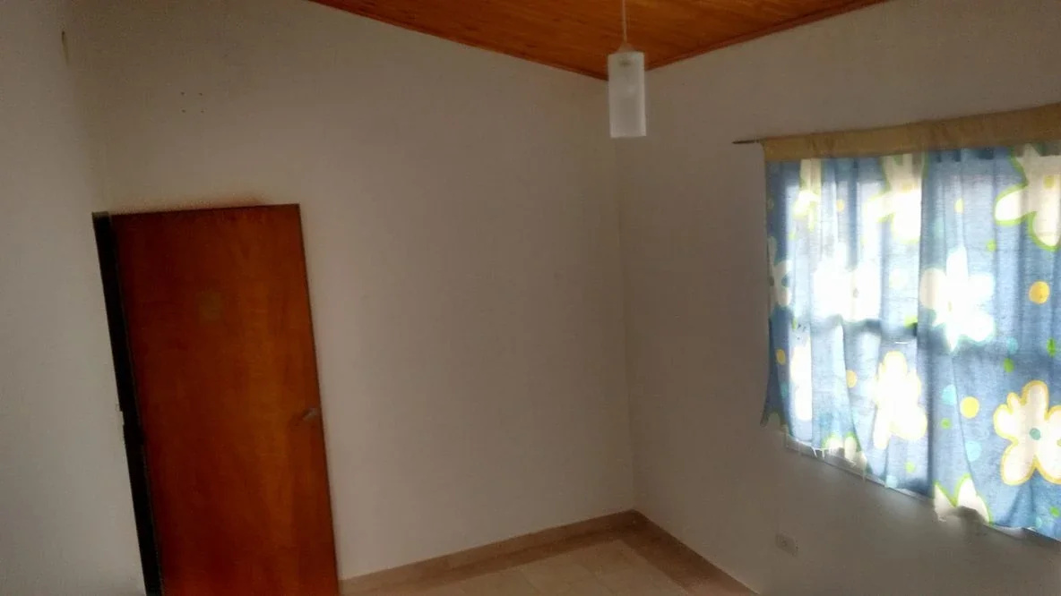 Casa en alquiler c/ cochera en San Nicolás de los Arroyos - Imagen 2
