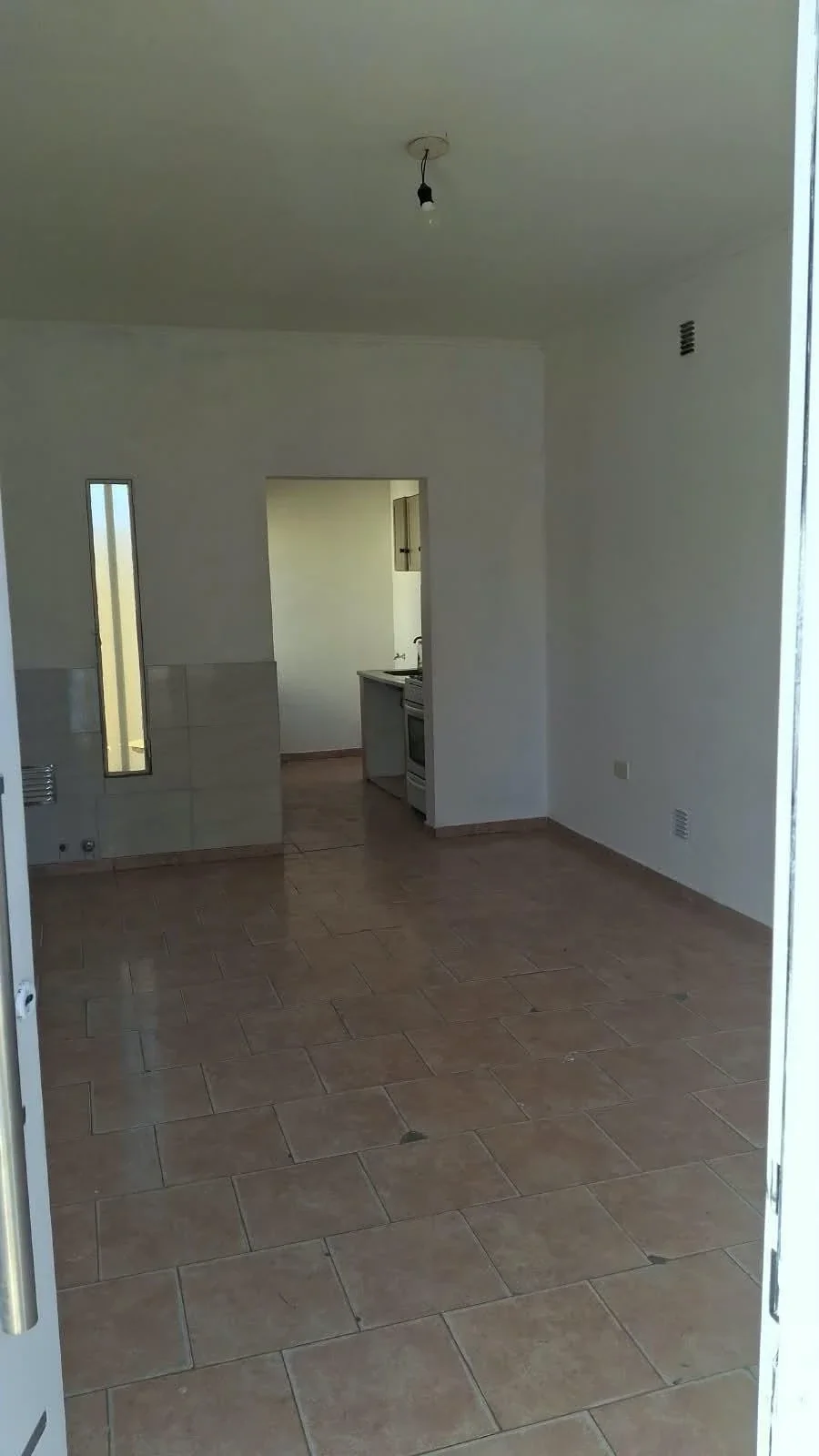 Casa en alquiler c/ cochera en San Nicolás de los Arroyos - Imagen 3