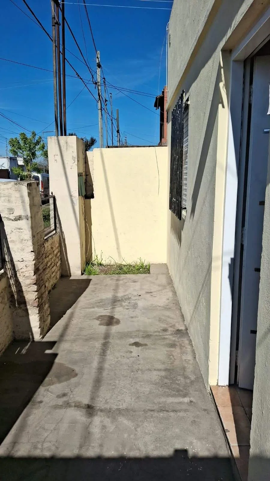 Casa en alquiler c/ cochera en San Nicolás de los Arroyos - Imagen 2