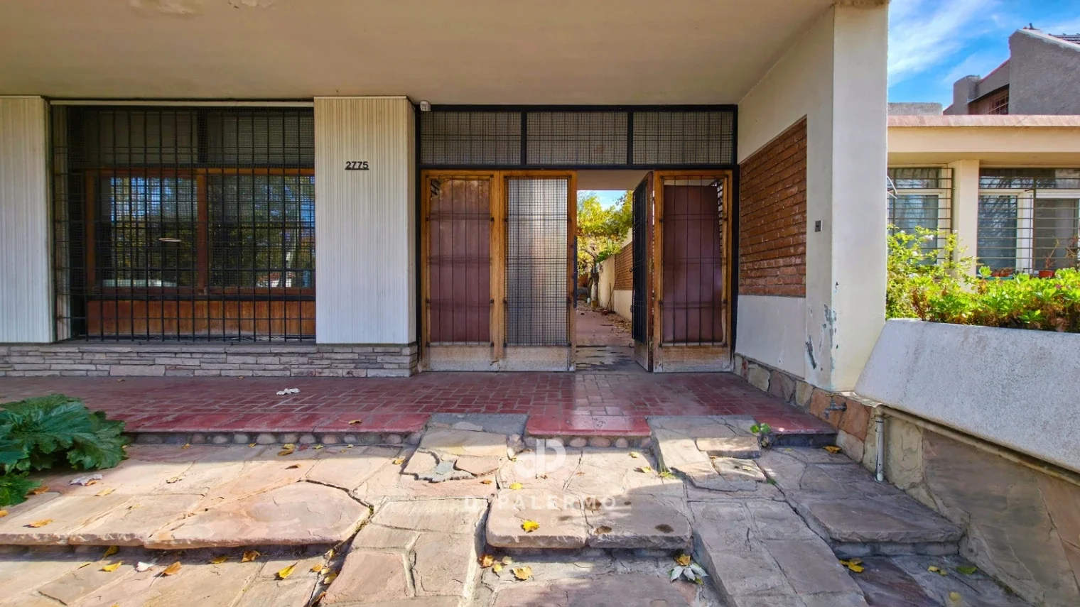 VENTA DE CASA A DEMOLER - GRAN TERRENO APTO PH EN GODOY CRUZ-METROS DE PALMARES - Imagen 5