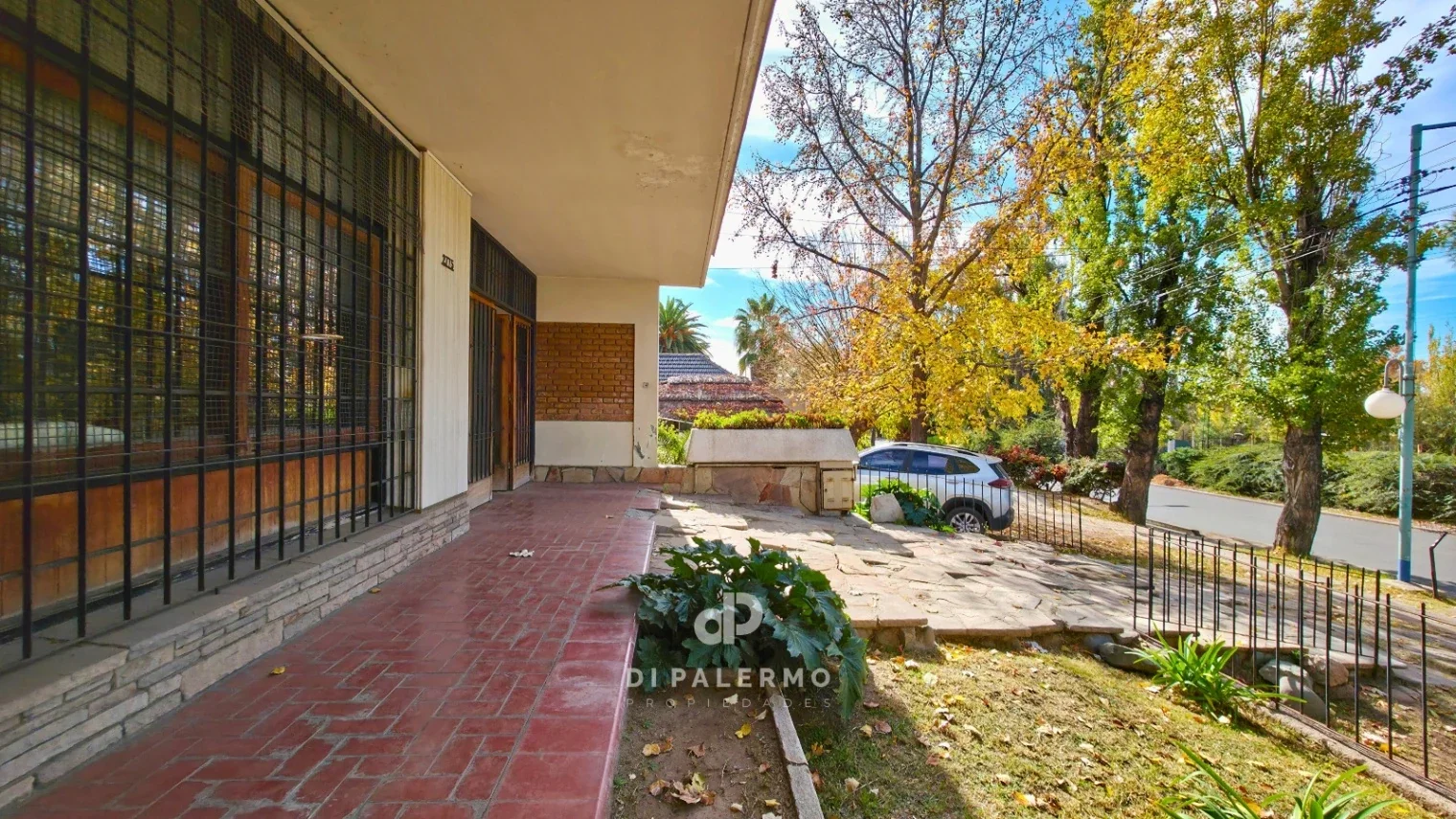VENTA DE CASA A DEMOLER - GRAN TERRENO APTO PH EN GODOY CRUZ-METROS DE PALMARES - Imagen 3